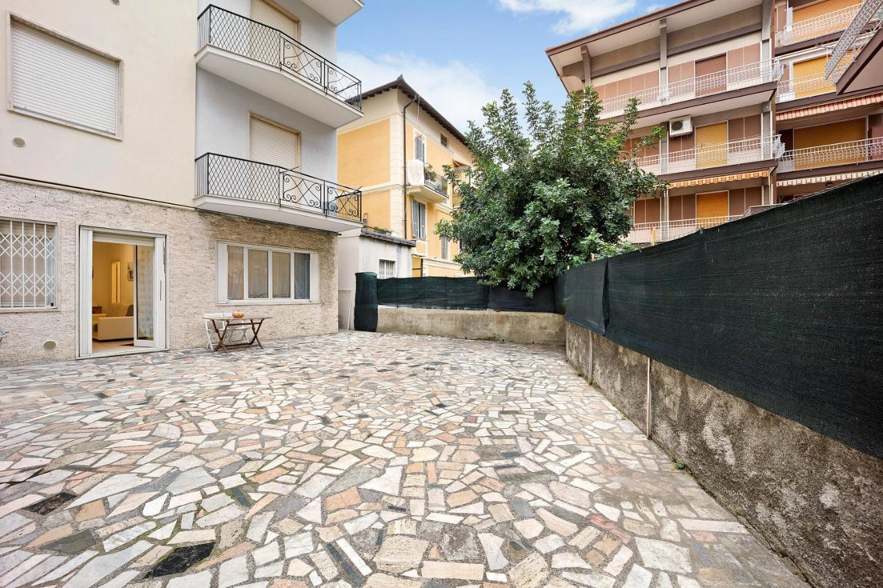 La Ballerina Di Alassio Exteriör bild